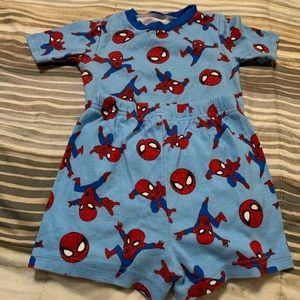 Spiderman pj’s size {6}